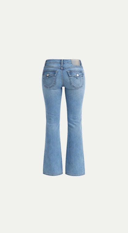 BOOTCUT JEANS MIT ZIERNÄHTEN