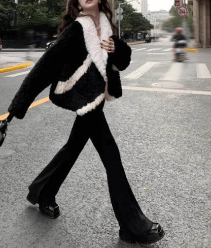 STACEY FELLJACKE SCHWARZ WEIß LOOK